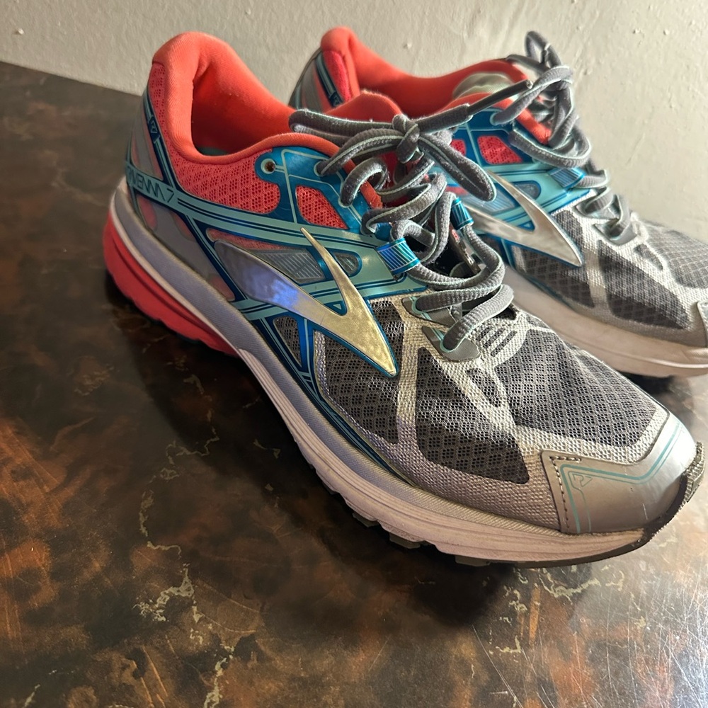 Woman’s brroks